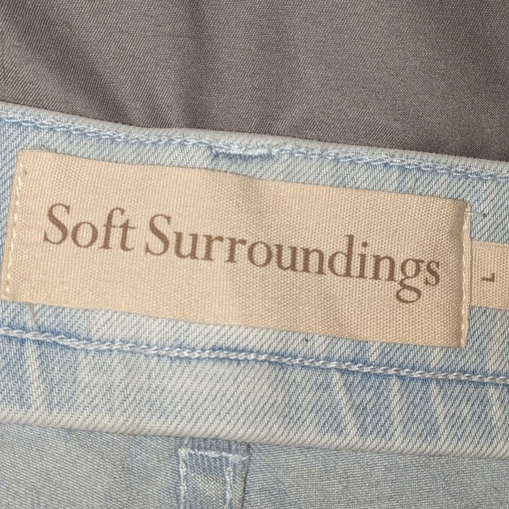 Soft Surroundings Womens Light Wash Denim Bermuda Shorts Cuffed Size L Stretch